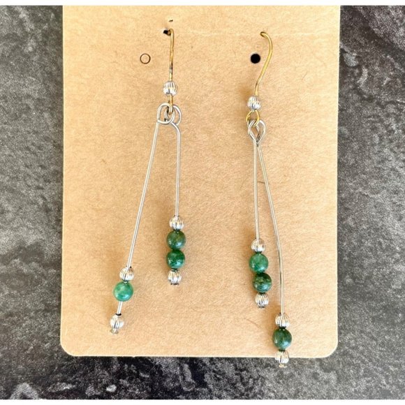 Handcrafted Womens Dangling Earings with Green Natural Stone Beads - Picture 1 of 7